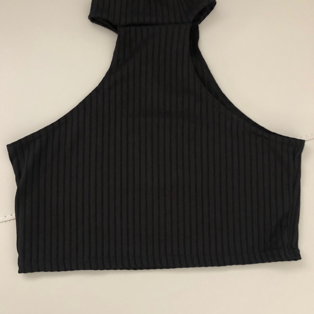 Crop Top Black Rib Knit - Picture 2 of 3